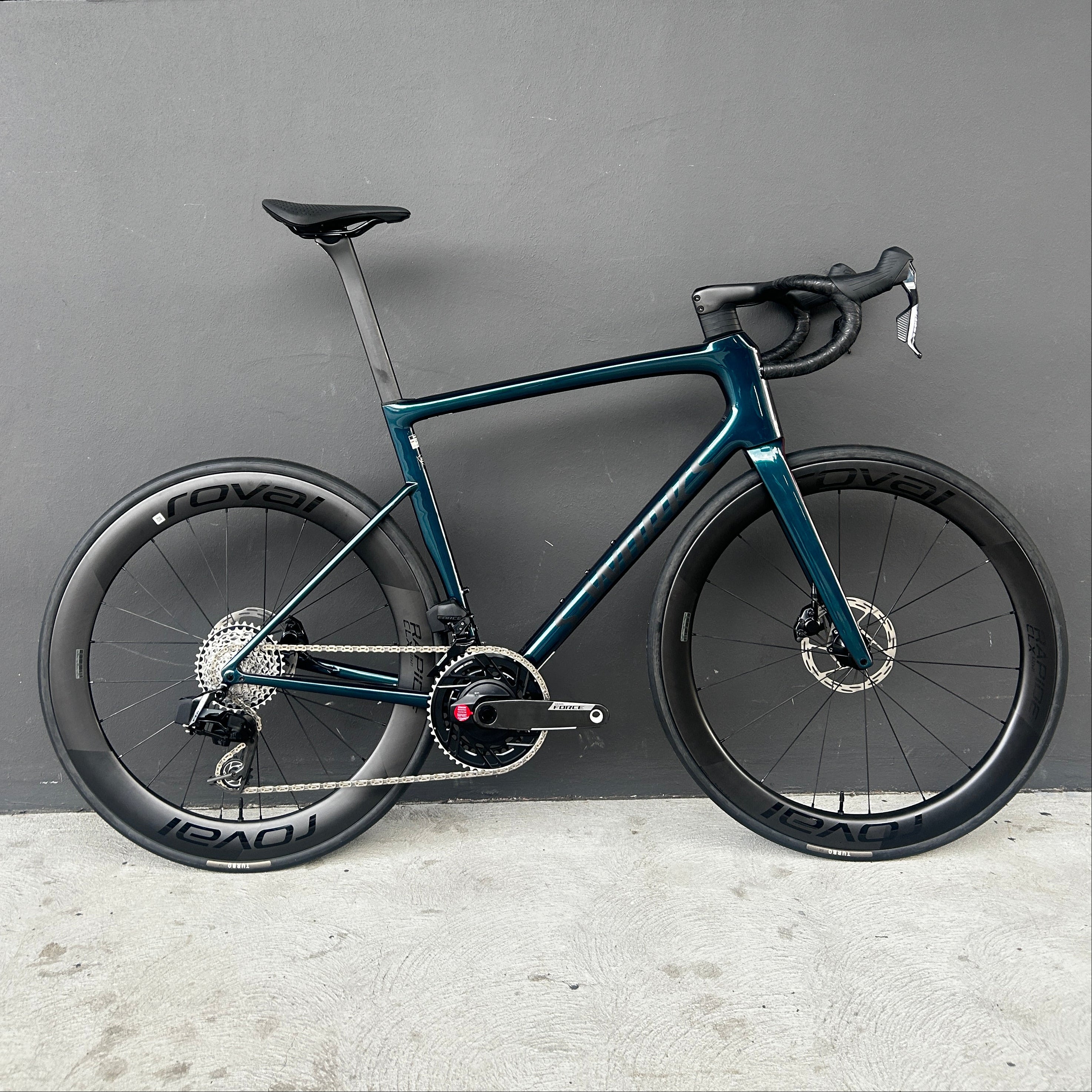 CUSTOM S-Works Tarmac SL8 - FACT 12r Carbon