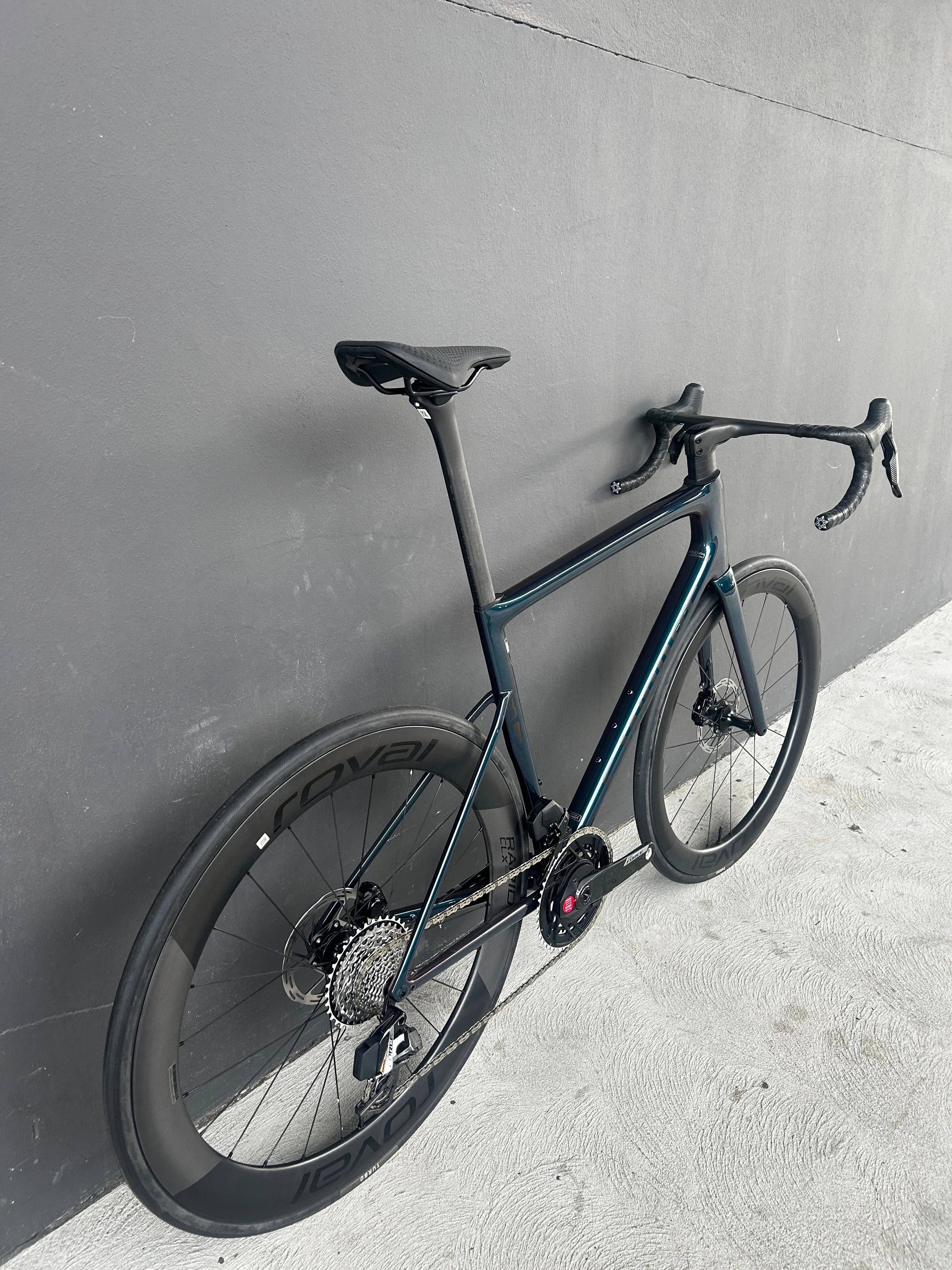 CUSTOM S-Works Tarmac SL8 - FACT 12r Carbon